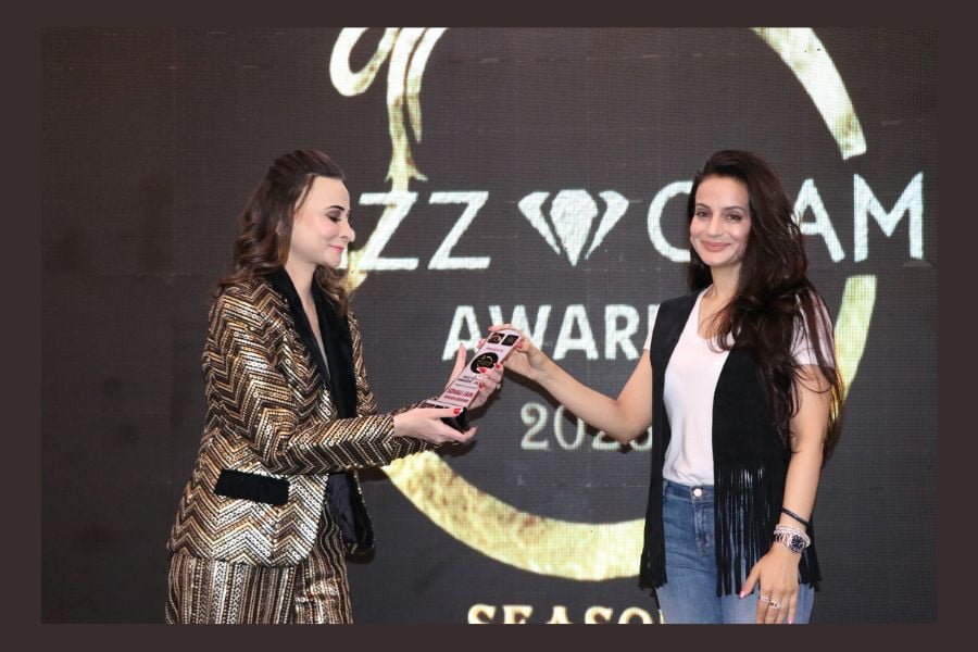 Fashion Designer Sonali Jain was honored with the prestigious Bizz Glam Award 2023
